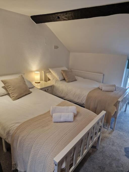 Black Cat Cottage - Heart Of Pickering Cosy Listed Cottage Kültér fotó