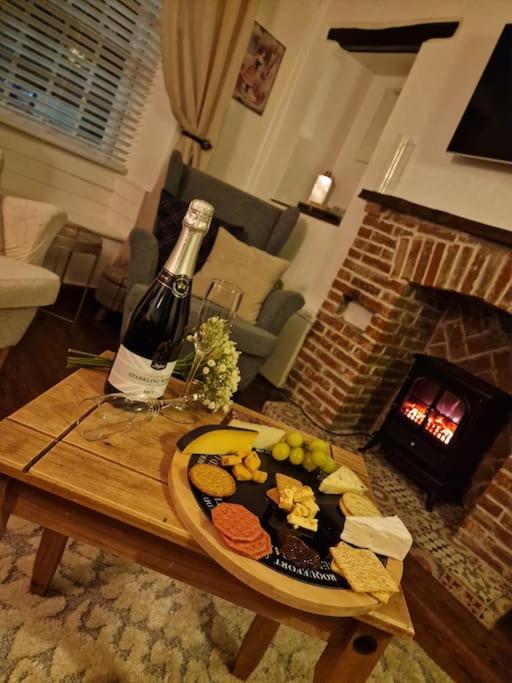 Black Cat Cottage - Heart Of Pickering Cosy Listed Cottage Kültér fotó
